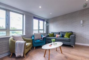 Spacious 6-Bed Apartment in City Centre